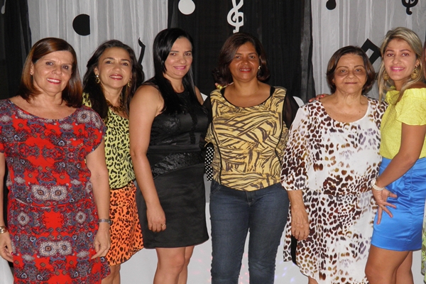 Elied, Soares,  Elma Paschoal, Marly Santana, Norma Ribeiro, Lucia Duarte e Fabrícia Fahning, presidente da Casa da Amizade