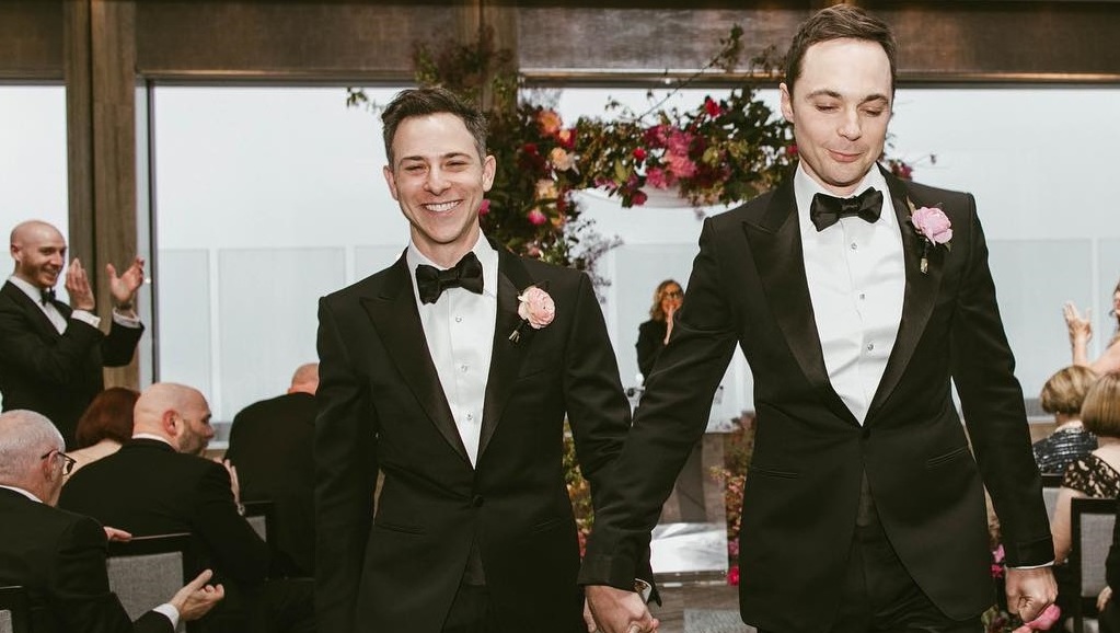 Todd Spiewak e Jim Parsons (fotos: Reprodução/Instagram)