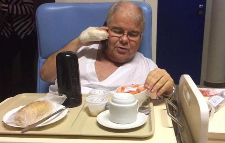 Deputado fraturou o dedo e uma costela
