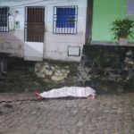 UBATÃ: HOMEM É ASSASSINADO COM GOLPE DE FACÃO NO PESCOÇO NO BAIRRO JÚLIO ADERNE
