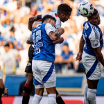 VITÓRIA PECA NA DEFESA, É DERROTAO PELO CRUZEIRO E SEGUE DENTRO DO Z-4