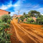 ITACARÉ: PREFEITURA AVANÇA COM OBRAS DE PAVIMENTAÇÃO NA VILA MARAMBAIA E EM TABOQUINHAS