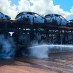 ALAGOINHAS-BA: CAMIHÃO-CEGONHA COM   11 CARROS ELÉTRICOS PEGA FOGO E INTERDITA A  BR-101