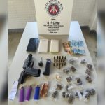 DOIS HOMENS SÃO PRESOS COM ARMA, DROGAS  E DINHEIRO NA BR-101, EM IBIRAPITANGA