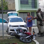 UBAITABA:  ACIDENTE NA AVENIDA BEIRA RIO DEIXA MOTOCICLISTA  FERIDO