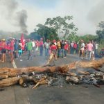 IBIRAPITANGA:   MST  FAZ PROTESTO NA BR-101 ANTES DO JULGAMENTO DE LULA
