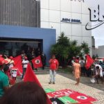 ASSOCIAÇÃO DE RÁDIOS E EMISSORAS REPUDIA MANIFESTAÇÃO EM FRENTE A REDE BAHIA