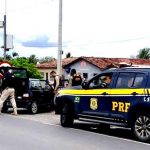 POLÍCIA PRENDE QUADRILHA COM TRÊS PISTOLAS CALIBRE 9 MILÍMETROS