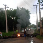 RODOVIA ILHÉUS-BUERAREMA É BLOQUEADA POR MANIFESTANTES