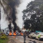 MANIFESTANTES LIBERAM A BA-001 NO TRECHO ILHÉUS-UNA