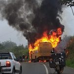 JITAUNA:  COLISÃO ENTRE ÔNIBUS ESCOLAR E MOTOCICLETA DEIXA DOIS MORTOS NA BR-330