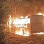 ARATACA: INCÊNDIO DESTRÓI ÔNIBUS DA PREFEITURA