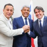 PREFEITO DE IBIRAPITANGA SE REÚNE COM GOVERNADOR E DEPUTADO NILTINHO NA ABERTURA DOS TRABALHOS LEGISLATIVOS DA BAHIA