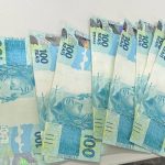 UBATÃ: POLÍCIA MILITAR PRENDE HOMEM COM 15 CÉDULAS FALSAS DE  R$ 100,00