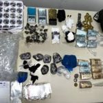 IBIRATAIA: HOMEM É PRESO COM DROGAS, DINHEIRO E MUNIÇÕES APÓS DENÚNCIA