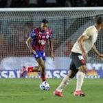 BAHIA CEDE VIRADA AO VASCO, SE AFASTA DO G4 E COMPLETA UM MÊS SEM VENCER O BRASILEIRÃO