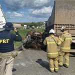 ENGAVETAMENTO COM NOVE VEÍCULO DEIXA UM MORTO E SEIS FERIDOS NA BR-324