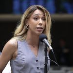 APÓS FALA NA TV, JUSTIÇA TENTA ACORDO ENTRE RATINHO E A DEPUTADA ERIKA HILTON