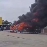 INCÊNDIO DESTRÓI ÔNIBUS DA CIDADE SOL DENTRO DE GARAGEM NA BAHIA