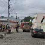 SERRINHA: TRÊS CRIANÇAS MORREM CARBONIZADAS APÓS INCÊNDIO EM RESIDÊNCIA