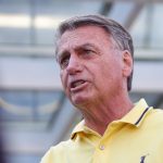 EM CARTA, BOLSONARO PEDE QUE DIVERGÊNCIAS SEJAM DEIXADAS DE LADO EM APOIO A SEU FILHO FLÁVIO BOLSONARO